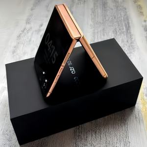 มือถือมือสองปี 2025 รุ่น Raz 50 Ultra กล้อง 48MP หน้าจอ OLED 5.0 นิ้ว 120Hz แรม 12GB แบตเตอรี่ 4000-4999mAh รองรับ 5G LTE CDMA ระบบปฏิบัติการ Android 15 จากจีน - Product Image 5