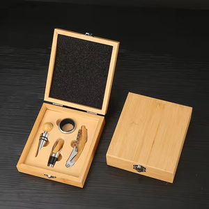 Juego de Regalo Ejecutivo para Abrir Vino con Caja de Bambú, Sacacorchos y Accesorios, Regalo Empresarial de Lujo - Product Image 4