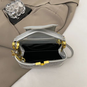 Nouveau Sac Fourre-tout Décontracté de Soirée 2025 Brillant Tendance Haut de Gamme Durable Portable en PU pour Femme.917 - Product Image 2