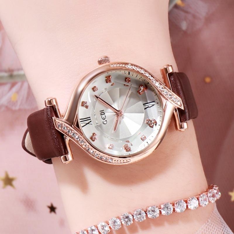 สีน้ำตาล