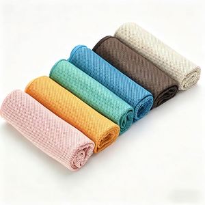 Serviette rafraîchissante instantanée en microfibre super absorbante personnalisée pour le camping, le golf, le cyclisme, les voyages et les sports - Product Image 1