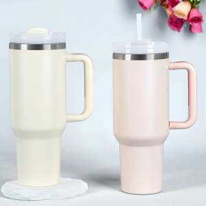 Gobelet isotherme en acier inoxydable 40 oz avec poignée, couvercle et paille, réutilisable pour la maison, les voyages, le camping et la randonnée - Product Image 1