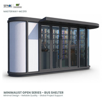 Abri de bus intelligent moderne et personnalisé avec murs en verre, étagères intégrées et panneaux lumineux LED