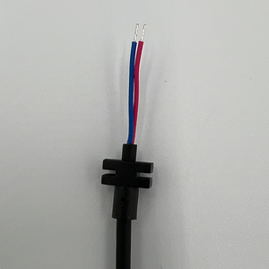 定制 OEM ODM 螺丝锁线束电缆连接器 铜质 2A 12V IP20 公头母头 用于工业电气产品 - Product Image 5