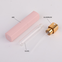 Atomiseur de parfum rechargeable avec bouchon rotatif, flacon de parfum portable personnalisé, mini flacon pulvérisateur vide en plastique pour pulvérisation propre