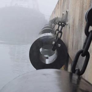 Parafango Cilindrico in Gomma Economico per Piccole Marinature e Porti di Pesca - Product Image 1