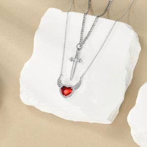 Collar de Plata Creativo con Diseño de Flecha Atravesando el Corazón, Estilo Gótico Punk, con Corazón de Diamantes de Imitación Rojos, para Parejas, Regalo para Mejores Amigos - Product Image 4