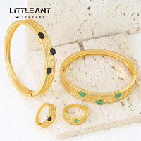 Ensemble bracelet et anneaux décorés de trèfle à quatre feuilles en laiton plaqué or 18 carats non terni pour filles