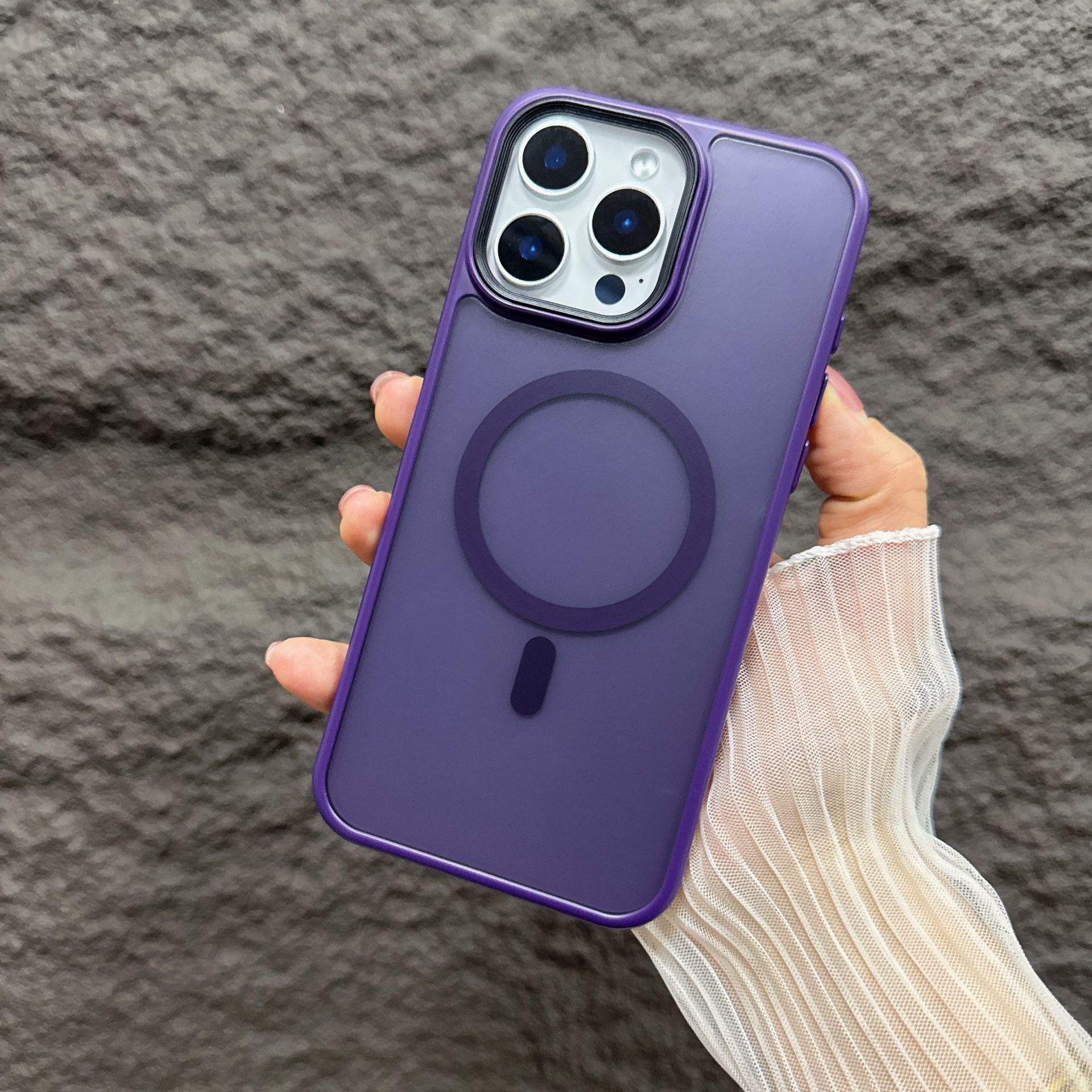 สีม่วงเข้ม