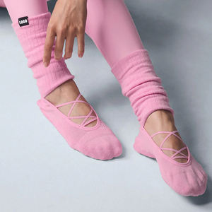 Calcetines Deportivos de Mujer KTS618, Fabricante OEM, Logotipo Personalizado, Tejido de Algodón, Suela de Goma Antideslizante, Color Rosa - Product Image 3