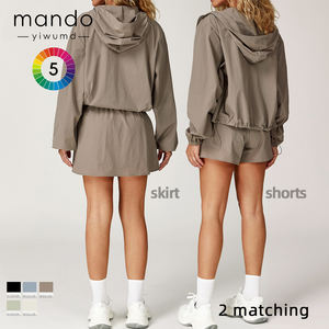 Легкая дышащая Спортивная одежда для бега с логотипом на заказ, Женская куртка и шорты на молнии с длинным рукавом - Product Image 2