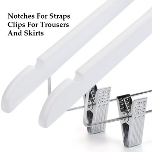 Cintre en bois antidérapante enfants, combinaison de cintre en bois blanc avec Clips - Product Image 4