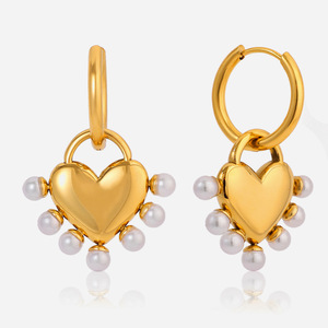Pendientes de Aro con Perlas en Forma de Corazón, Acero Inoxidable, Engaste de Bisel, Joyería para Uso Diario - Product Image 1