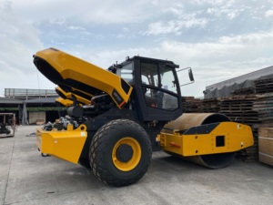 Rouleau compresseur vibrant monocylindre 12 tonnes 6612E en promotion - Product Image 3