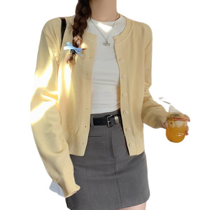 Camiseta de punto de seda helada con cuello Peter Pan estilo coreano para mujer, manga corta, holgada, color liso, talla única, negra, para uso casual de verano - Product Image 2
