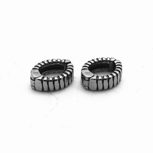 Pendientes de aro minimalistas de inspiración punk de Yunnique, joyería de moda unisex de acero inoxidable 316, diseño geométrico - Product Image 5