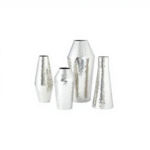 Jarrón de Flores de Aluminio con Acabado Plateado Antiguo y Diseño Martillado - Decoración Moderna y Ecológica para el Hogar y Bodas - Product Image 1