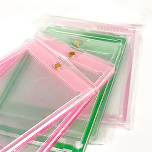 Porte-cartes de collection de cartes à collectionner de couleur rose, porte-cartes magnétique à une touche 35pt avec film - Product Image 1
