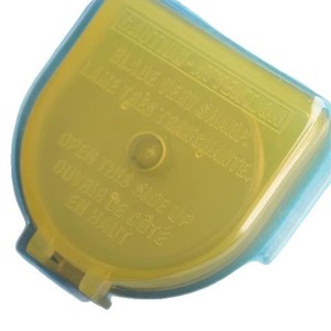 Olfa Industrial Circular Blade <b>28mm</b> For Fabric And Paper Cutting 10-Piece Box - Product Image 1