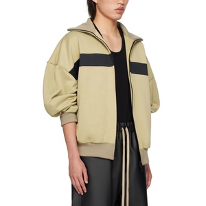 เสื้อแจ็คเก็ตผู้ชายดีไซน์เนอร์สุดหรูสำหรับขี่มอเตอร์ไซค์ แบบซิปสองทาง แจ็คเก็ตบอมเบอร์ลำลองสไตล์วาร์ซิตี้ สีเบจลายทาง สำหรับผู้ชาย - Product Image 2