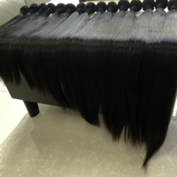 Lots de Cheveux Humains Vierges Brésiliens Lisses Naturels Non Traités – Lots de Cheveux Bruts Vierges 100% Alignés dans le Sens de la Cuticule à Prix Abordable