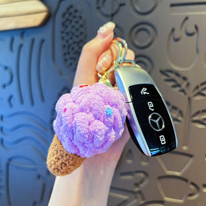 Llavero de peluche de helado de ganchillo hecho a mano, colgante Kawaii para bolso, bonito colgante para mochila, accesorio colgante para coche con estética pastel y estilo femenino - Product Image 3