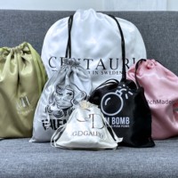 Pochette en satin de soie rose de haute qualité logo personnalisé sac de rangement de vêtements à cordon réutilisable souple vente en gros pour la fonctionnalité Shopping perruque