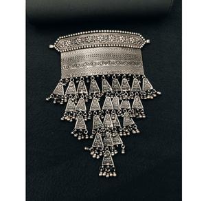Delicado Collar con Dije de Plata para Mujer, Joyería de Boda que Ofrece un Aspecto Suave y Elegante que Complementa la Moda Diaria con un Toque Visual Elegante - Product Image 1