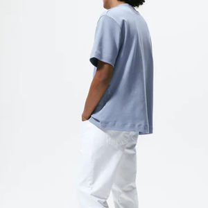 Camiseta de algodón lisa de moda con hombros caídos, cuello redondo personalizado, estilo urbano, de peso pesado, para hombre, corte holgado y oversize, camiseta básica. - Product Image 2