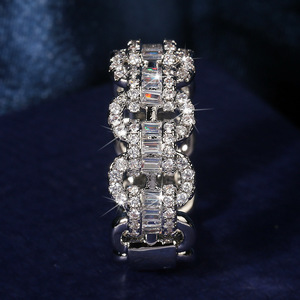 Anello dal Design a Fascia Larga, Stile Classico, Anello da Dito per Donne - Product Image 3