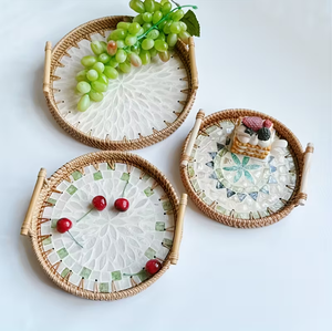 Plateau rond classique en osier en forme de coquille - Plateau en bois multifonctionnel et attrayant pour les restaurants, les hôtels, les mariages, vente en gros - Product Image 1