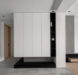 Armoire autoportante ultra-minimaliste en bois flottant, écologique, sans poignées, blanche, pour suite parentale, avec plateforme noire - Modèle 2026 - Product Image 3