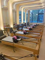 Wavar – Ensemble professionnel de Reformer Pilates avec chaise, baril et échelle d'exercices en bois de chêne, personnalisable avec logo, pour entraînement de yoga et Pilates