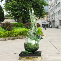Sculptures en résine verte artistiques de taille personnalisée peintes à la main de la marque TongMei en gros, supports de décoration d'intérieur abstraits, supports totaux