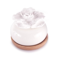 Diffuseur d'arômes sans flamme en porcelaine blanche, contenant d'aromathérapie, base en bois, parfum de pivoine, emballé