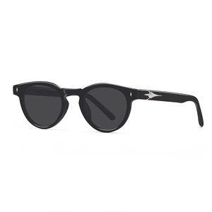 Gm Gafas de sol retro para mujer, montura pequeña negra, lentes polarizadas Uv400 Pc, estilo para exteriores 961 - Product Image 1