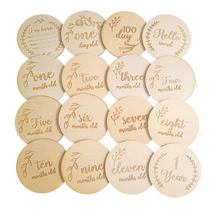 Disques en bois naturel gravés au laser personnalisés <span class=keywords><strong>2022</strong></span> pour accessoires photo de nouveau-né, cartes mensuelles de jalons de développement pour bébé - Product Image 1