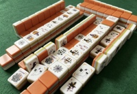 Jeu de Mahjong de Luxe Thème Halloween en Acrylique Pliable et Écologique pour 4 Joueurs – Idéal pour Cadeaux de Fêtes et Lieux de Divertissement