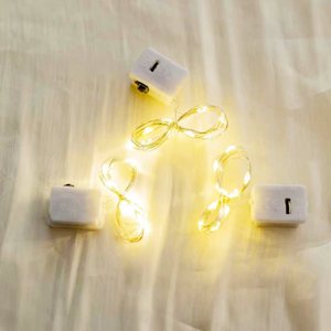 Guirnaldas de luces LED de 10-30 chips LED, luces decorativas alimentadas por batería de botón para flores, pasteles, cajas de regalo - Product Image 1