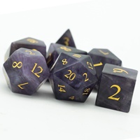 Ensemble de 7 dés de jeu en améthyste avec logo personnalisé pour RPG polyédrique, Dungeons and Dragons, avec boîte en cuir