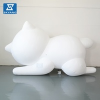 Modèle de chat blanc gonflable géant personnalisé pour la décoration extérieure d'événements sur toits et de paysages