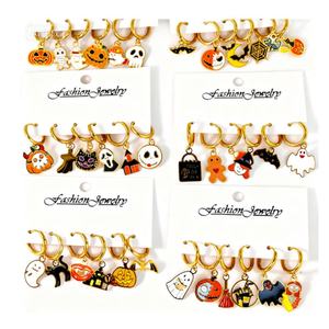 Boucles d'oreilles tendance en acier inoxydable haut de gamme, or 750, boucles d'oreilles effrayantes pour Halloween pour hommes, femmes et filles - Product Image 1