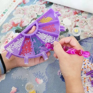 Kits de stylos de peinture diamantée 5D en acrylique XIXI DIY avec outils et accessoires - Kit de perçage à pointes multicolores - Product Image 4
