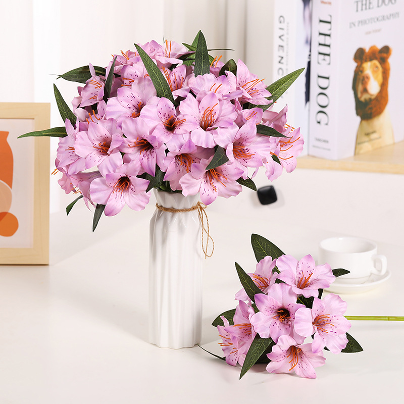 Fleur artificielle d'azalée pourpre rose