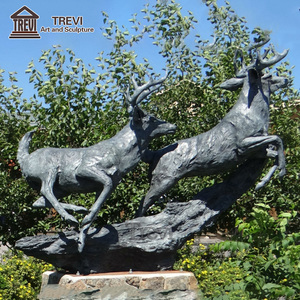 Statue in Bronzo a Grandezza Naturale di Alci in Azione TREVI |   Scultura di Toro in Fusione a Cera Persa per Ranch e Ingressi Commerciali - Product Image 4