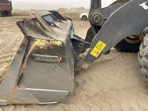 Oferta Especial: Cargador Frontal Volvo L105 Usado de 5 Toneladas, Motor de Alta Calidad, Control PLC, 165kw de Potencia, en Venta - Product Image 4