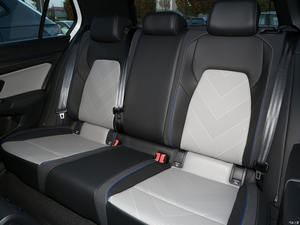 Último Modelo VW <span class=keywords><strong>Golf</strong></span> 300TSI <span class=keywords><strong>R</strong></span> Line Turbo Hatchback Motor EA211 Evo2 130kW Potencia <span class=keywords><strong>0</strong></span>-100kmh en 8s Cabina Digital IQ Light Matrix - Product Image 5