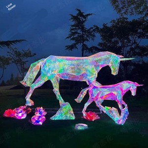 Sculpture lumineuse géométrique en forme de cerf à LED pour l'extérieur, jardin, centre commercial, installation artistique - Product Image 3