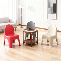 Chaise d'enfant moderne en plastique portable avec dossier ergonomique pour la maison, la chambre et le salon