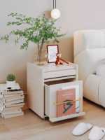 Mesita de Noche Móvil Creativa, Gabinete Lateral de Sofá de Lujo y Alta Gama, Gabinete Pequeño de Almacenamiento para Dormitorio Estilo Crema